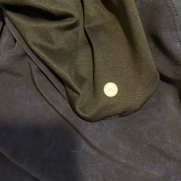 Men’s Lululemon Athletica Unlined Shorts (Size XL) Color Dark Blue - Picture 7 of 7